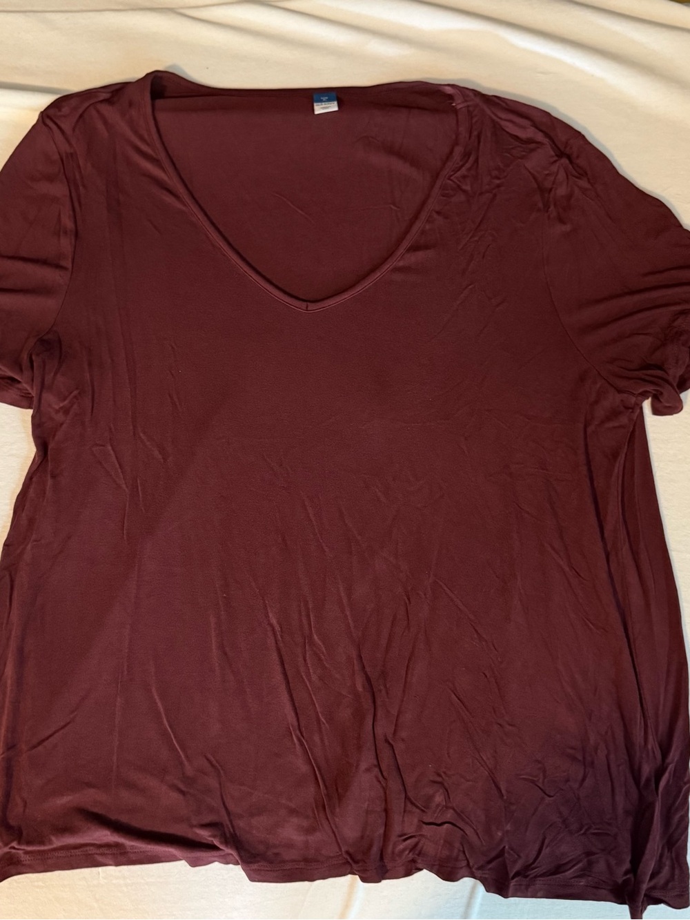 Old Navy Women's Luxe Short Sleeve V-Neck Top in Deep Wine Red